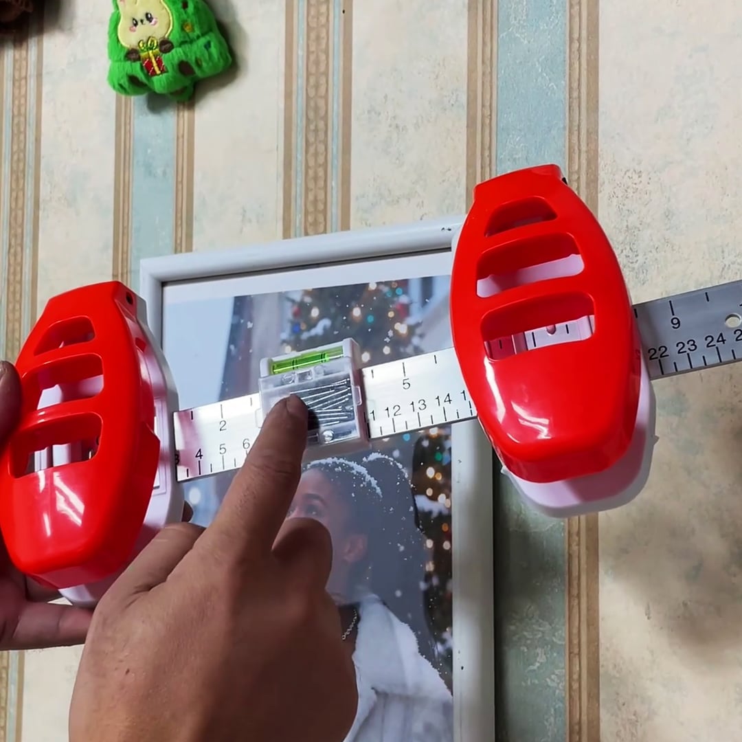 Picture Hanging Level Tool - 1
