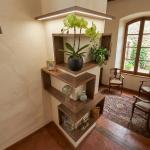 رفوف زاوية للديكور بتصميم خشبي - 9