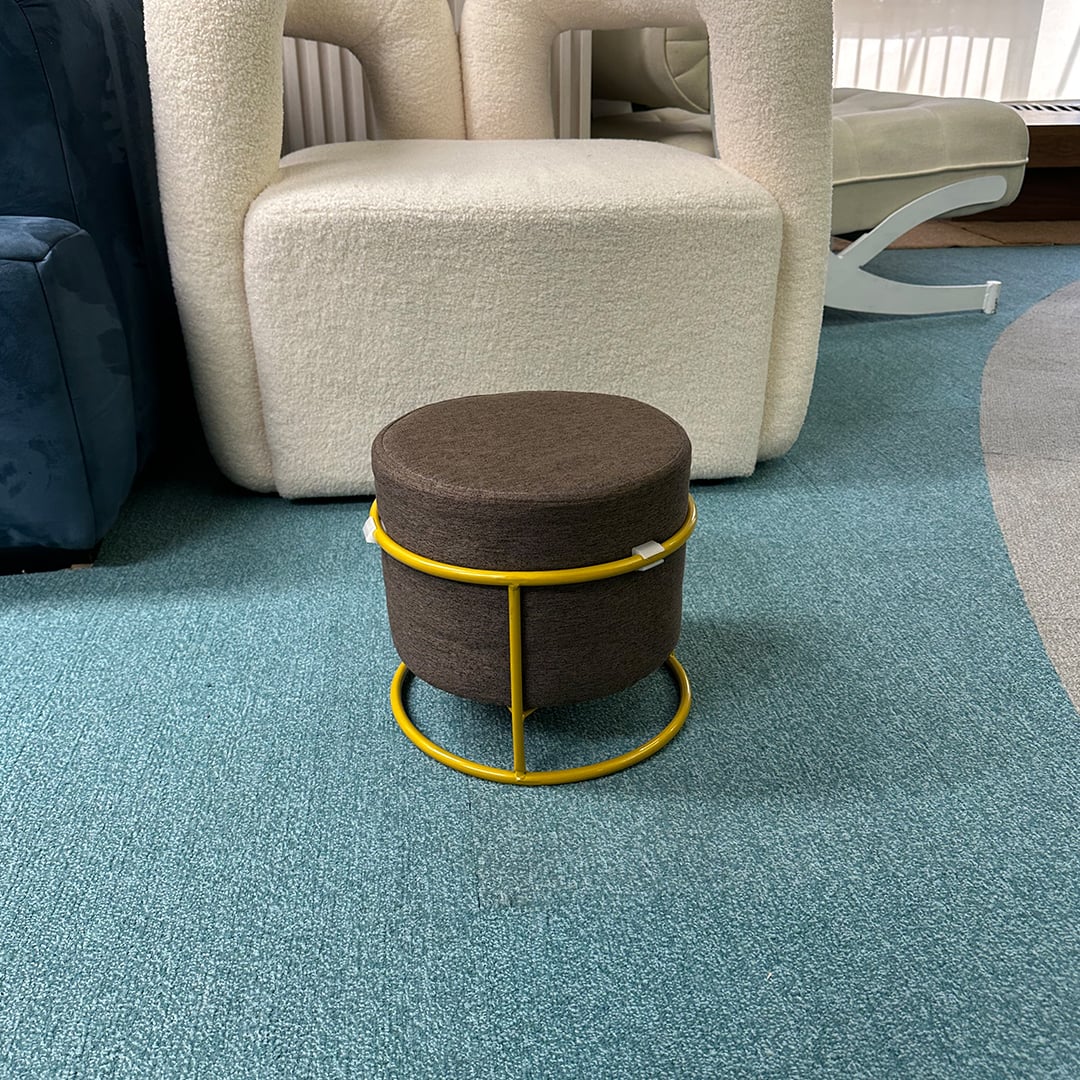 بوف بتصميم دائري و قاعدة معدنية ذهبية - 12