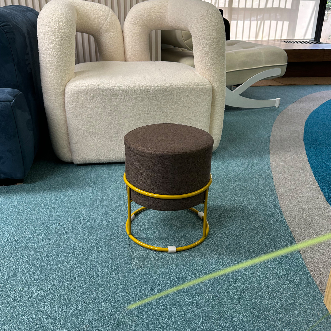 بوف بتصميم دائري و قاعدة معدنية ذهبية - 5