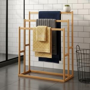 ستاند مناشف أرضي خشبي