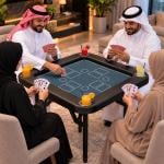 طاولة لعب الورق بأرجل قابلة للطي - 1