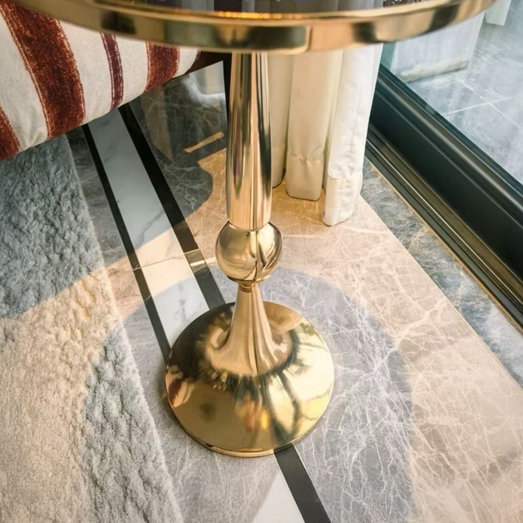 طاولة جانبية ذهبية أنيقة - 7
