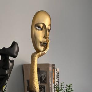 مجسم المفكر الذهبي - 2