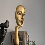 مجسم المفكر الذهبي - 1