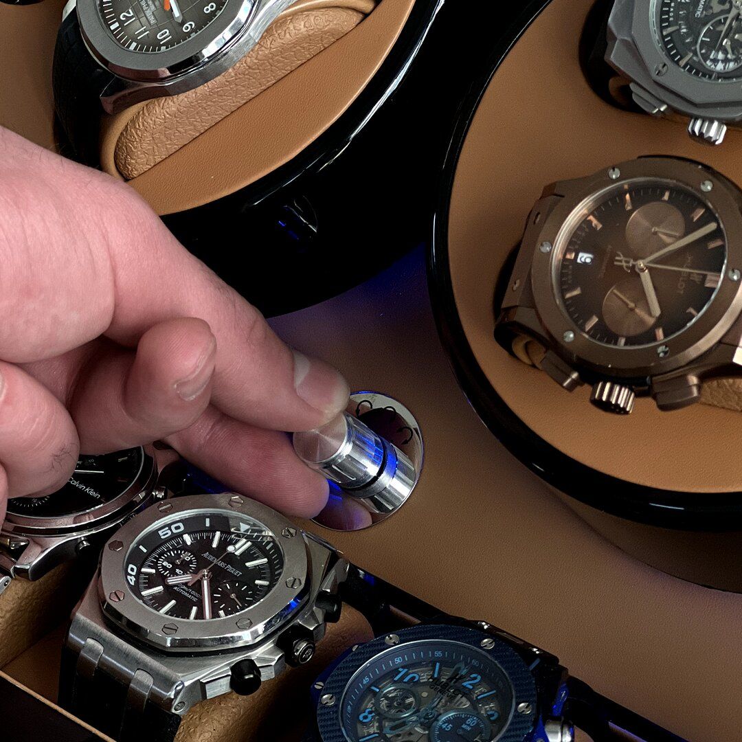 Luxury Watches Box With LED product thumbnail 4