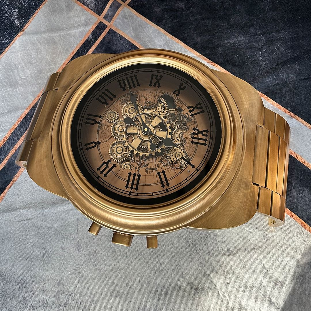 طقم طاولات بتصميم ساعة يد تروس الذهبية - 4