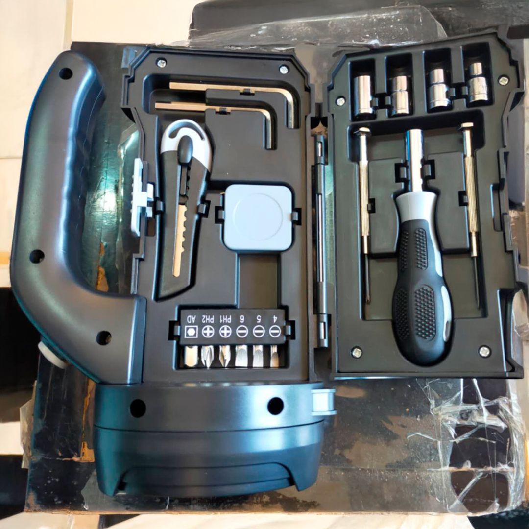 Portable Lamp with 17-Piece Tool Set product thumbnail 9