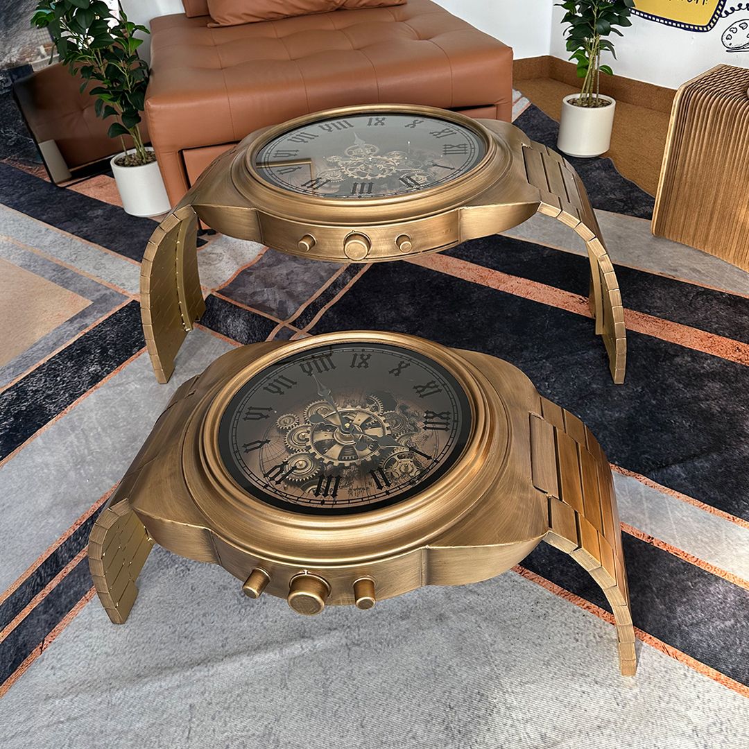 طقم طاولات بتصميم ساعة يد تروس الذهبية - 1