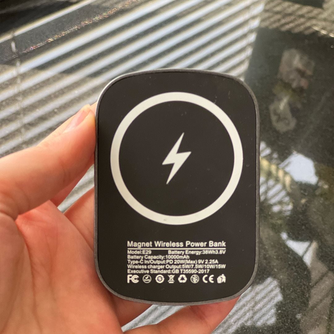 Magnetic fast wireless charger product thumbnail 5