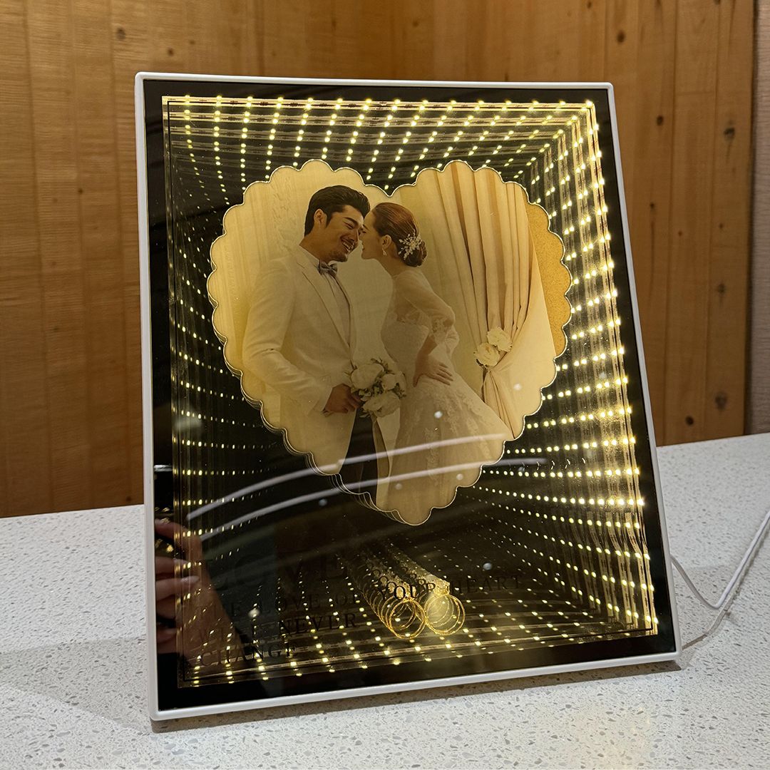 3D Heart Shaped Illuminated Photo Frame - 25 cm product thumbnail 2