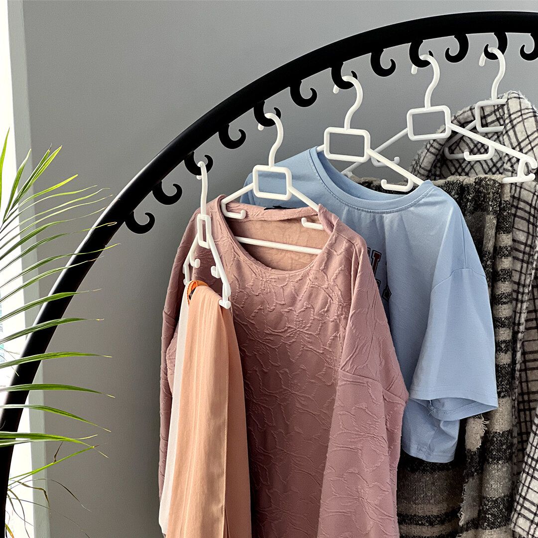 Circular Metal Clothes Rack product thumbnail 8