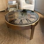 طاولة كلاسيكية بتصميم ساعة تروس فاخرة