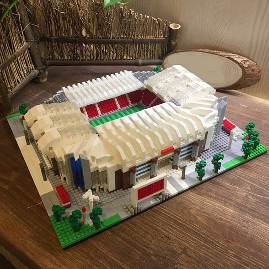LEGO Old Trafford Stadium product thumbnail 9