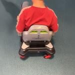 كرسي قيادة كهربائي للأطفال مع إضاءة ليزر تفاعلية - 3