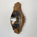 ساعة حائط بتصميم ساعة يد بتروس ذهبية - 3