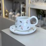 فنجان مع صحن مزخرف بالورود - 7