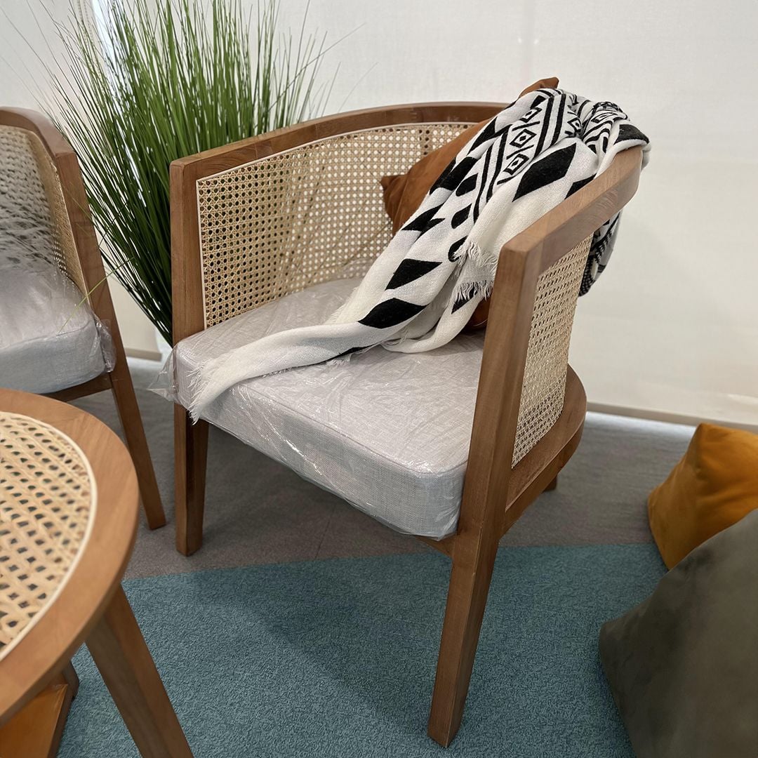 Side Table With Two Rattan Chairs product thumbnail 8
