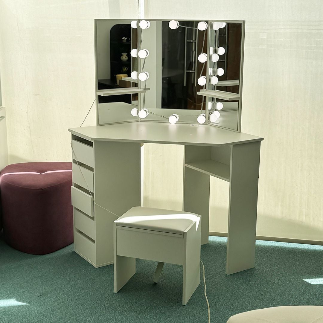 تسريحة بمرآة ثلاثية و خمس أدراج - 17