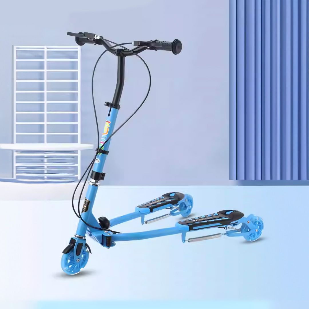 سكوتر ثلاثي ببدالتين - 5