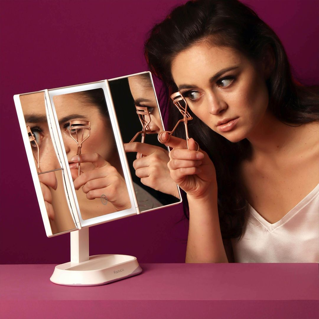 Foldable LED Cosmetic Mirror product thumbnail 14