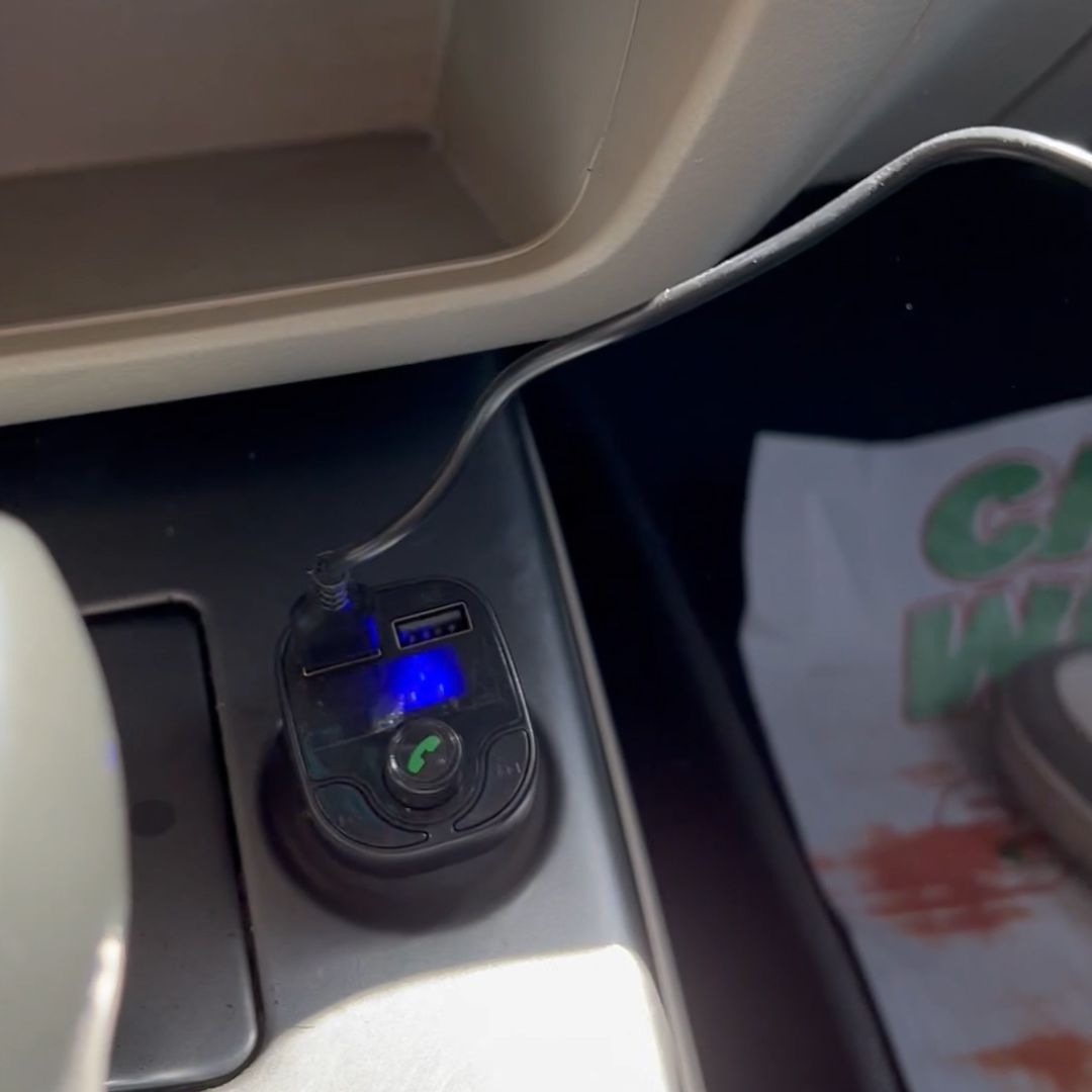 Wireless Magnetic Car Charger product thumbnail 6