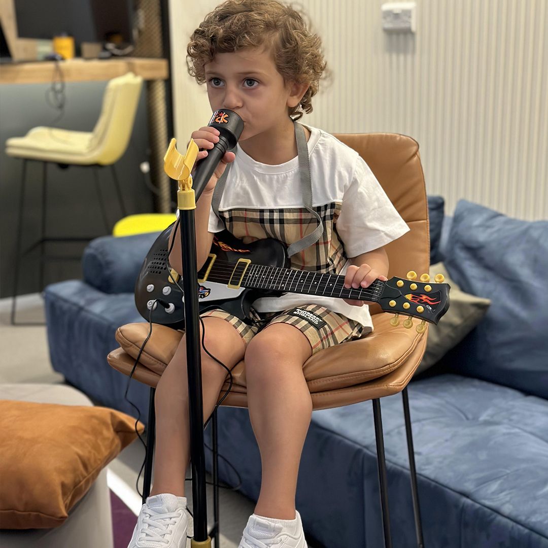 Guitar and Karaoke Microphone for Kids product thumbnail 12