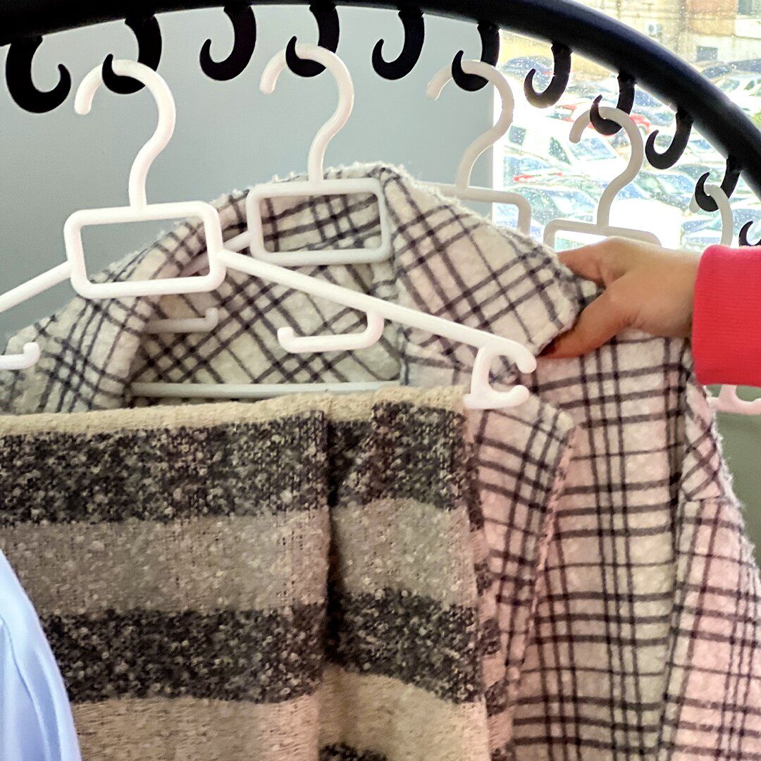 Circular Metal Clothes Rack product thumbnail 7