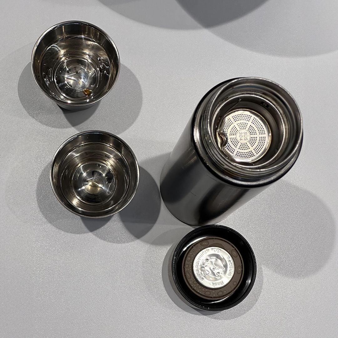 قارورة ماء مع فنجانين من الستانلس - 3