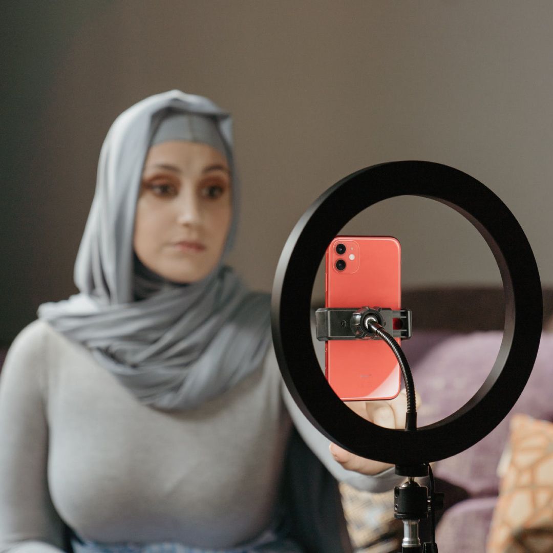 Selfie Stick Ring Light Tripod product thumbnail 6