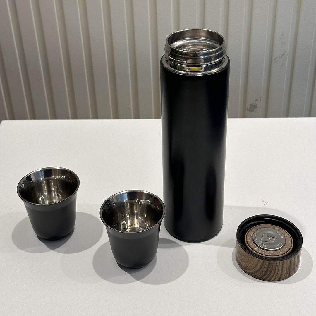 قارورة ماء مع فنجانين من الستانلس - 2
