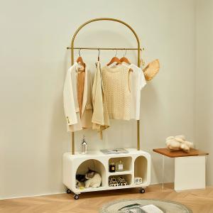 ستاند الملابس الكلاسيكي