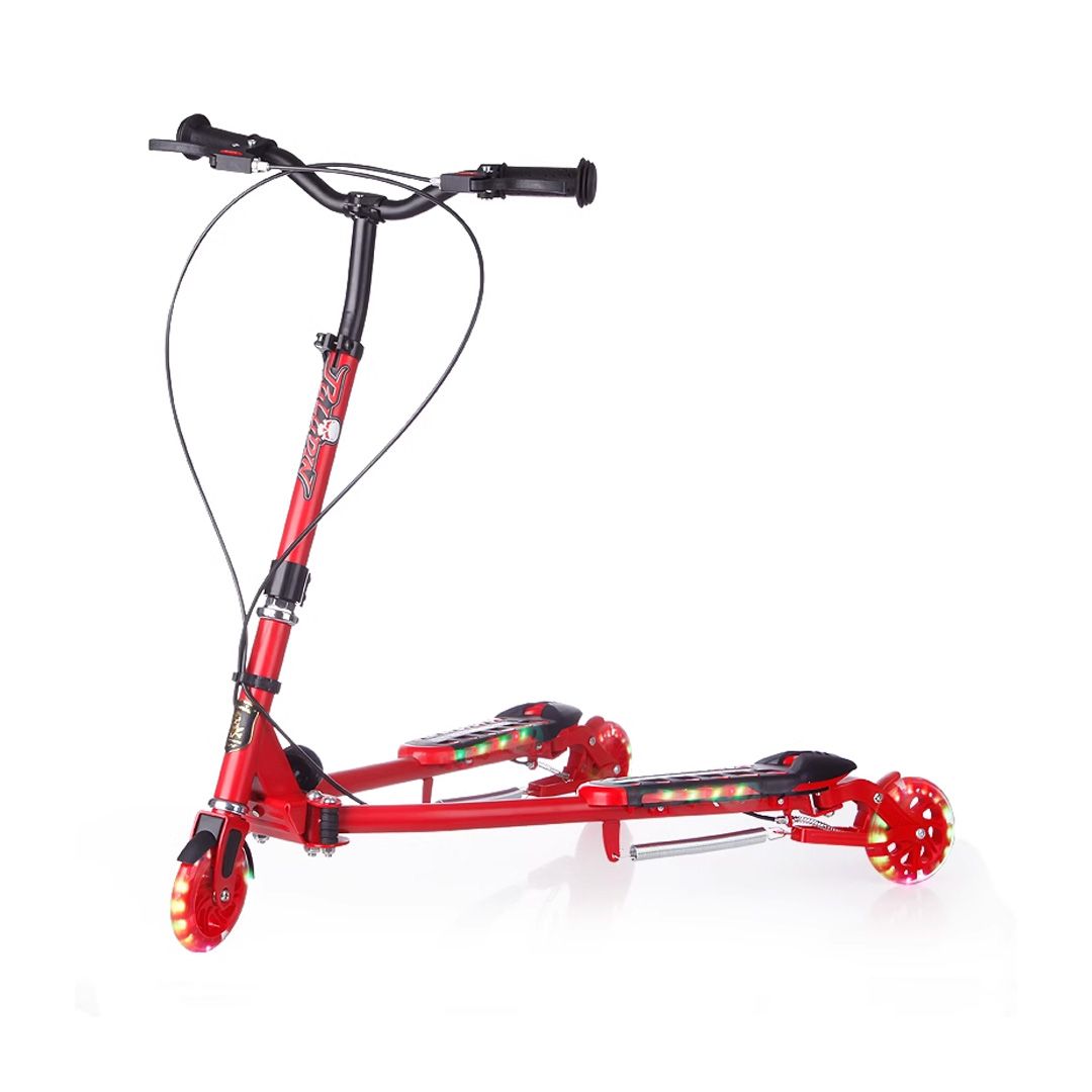 سكوتر ثلاثي ببدالتين - 11