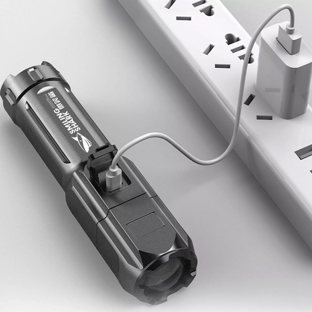 USB Rechargeable Flashlight product thumbnail 12