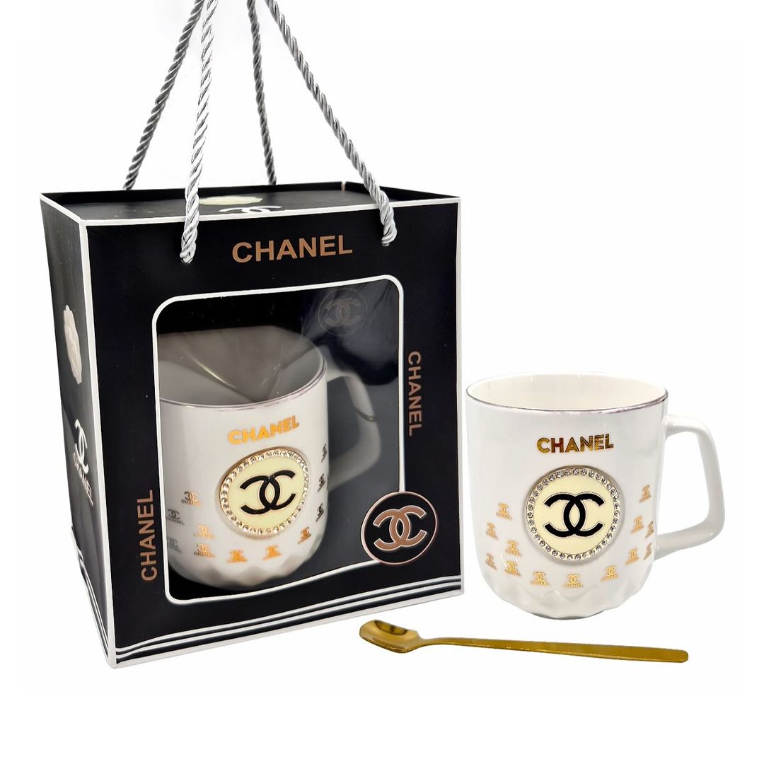 كوب بتصميم CHANEL - 3