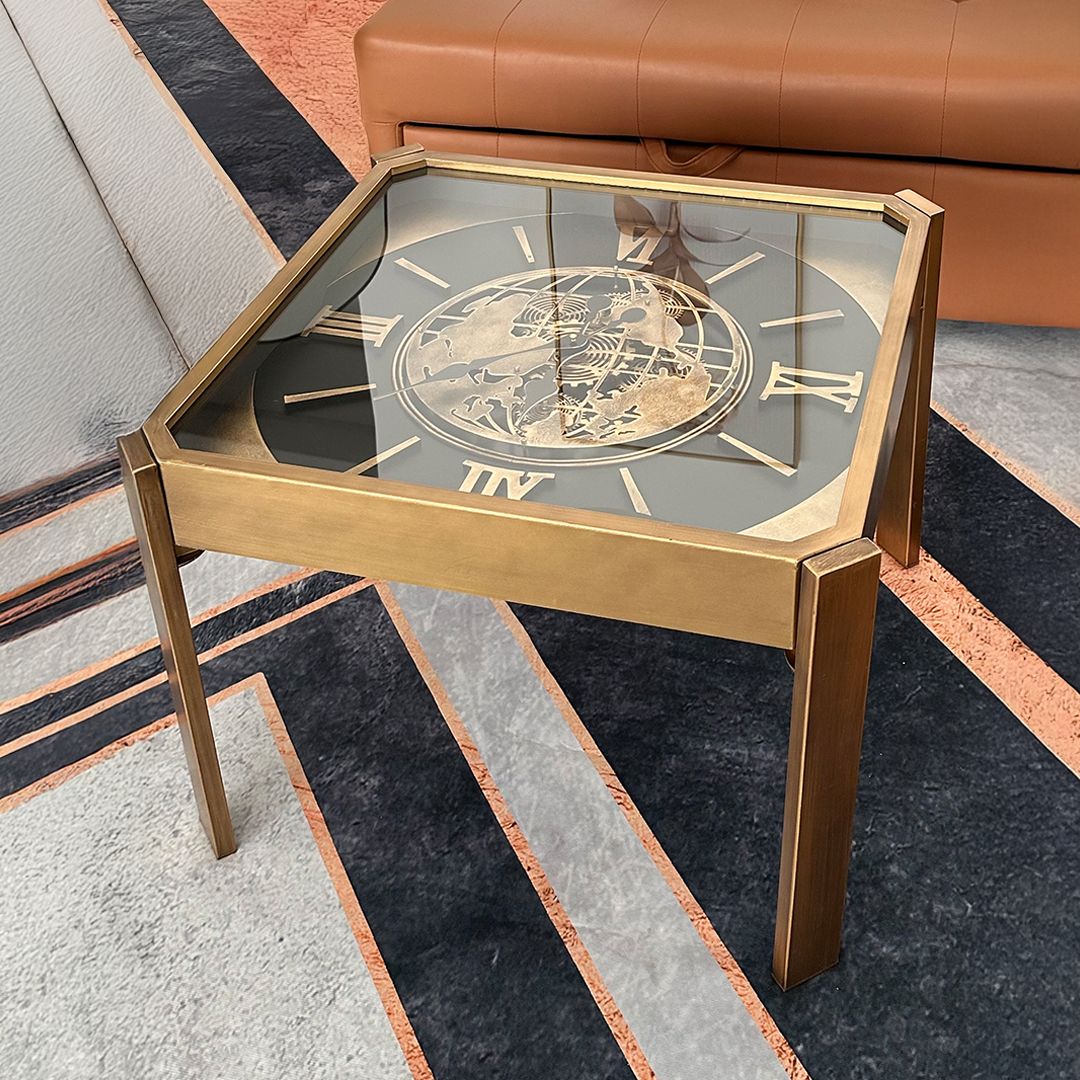 طاولة ديكور مربعة بتصميم ساعة تروس ذهبية - 2