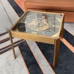 طاولة ديكور مربعة بتصميم ساعة تروس ذهبية - 2