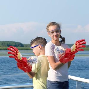 ذراع ايرون مان لإطلاق كرات الماء