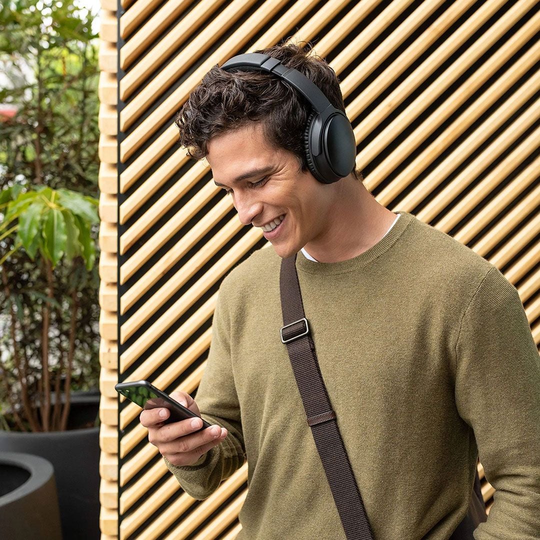 Professional Wireless Headphones product thumbnail 11