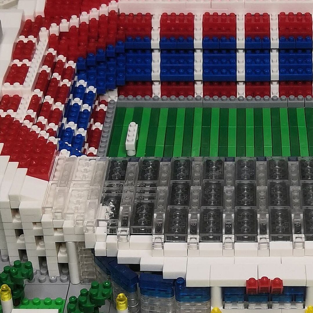 LEGO Camp Nou Stadium product thumbnail 4
