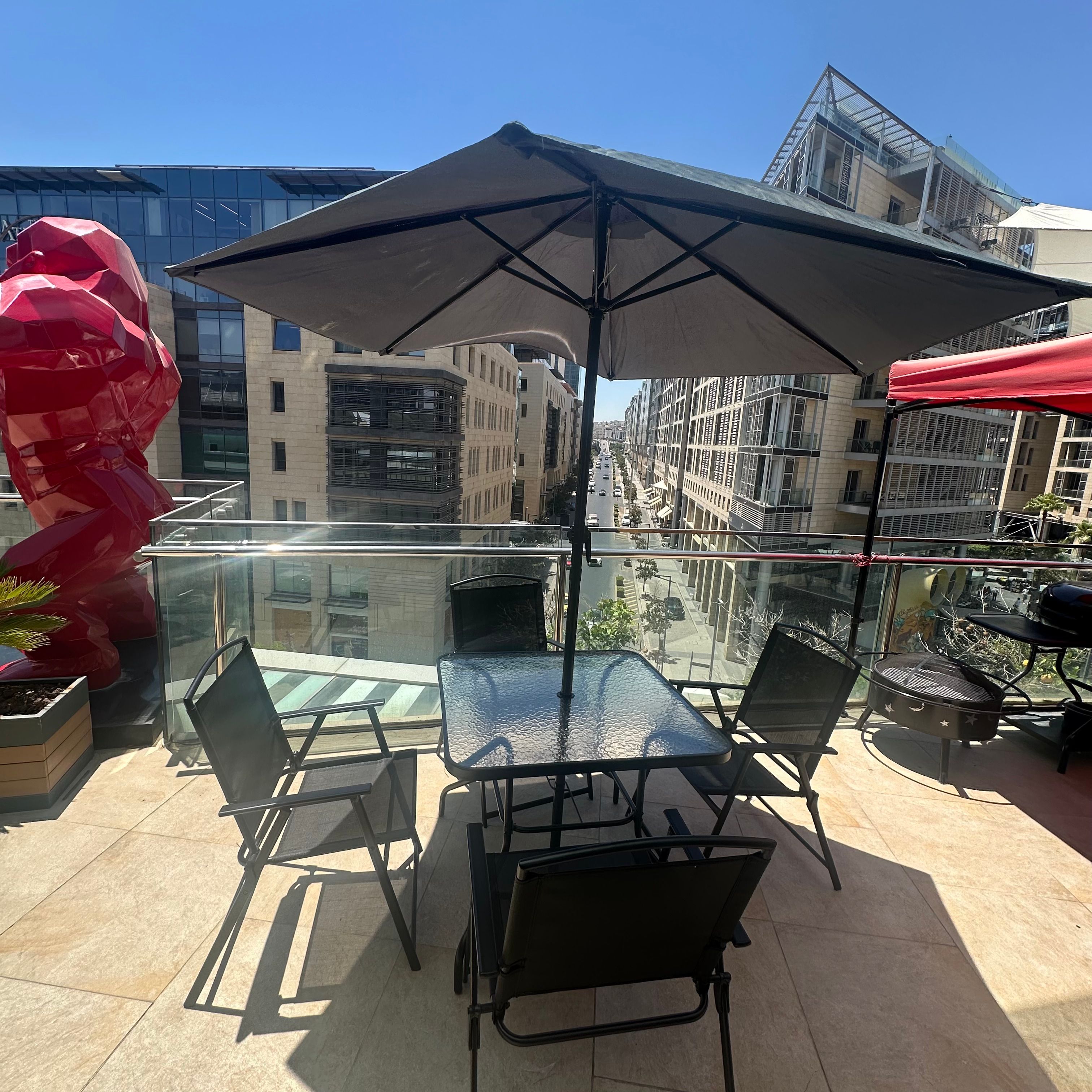 جلسة حديقة بأربعة كراسي ومظلة - 15