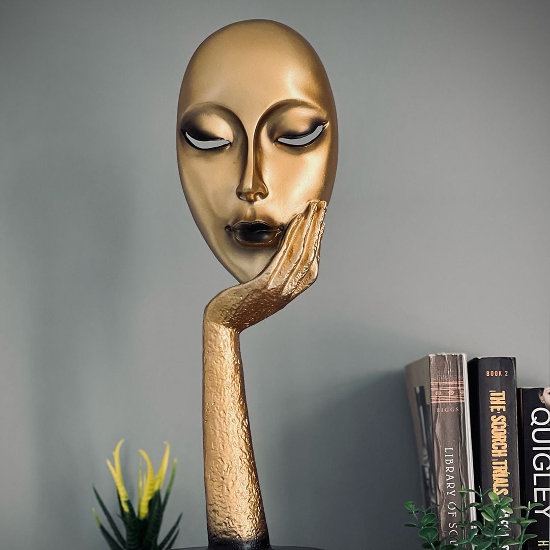 مجسم المفكر الذهبي - 2