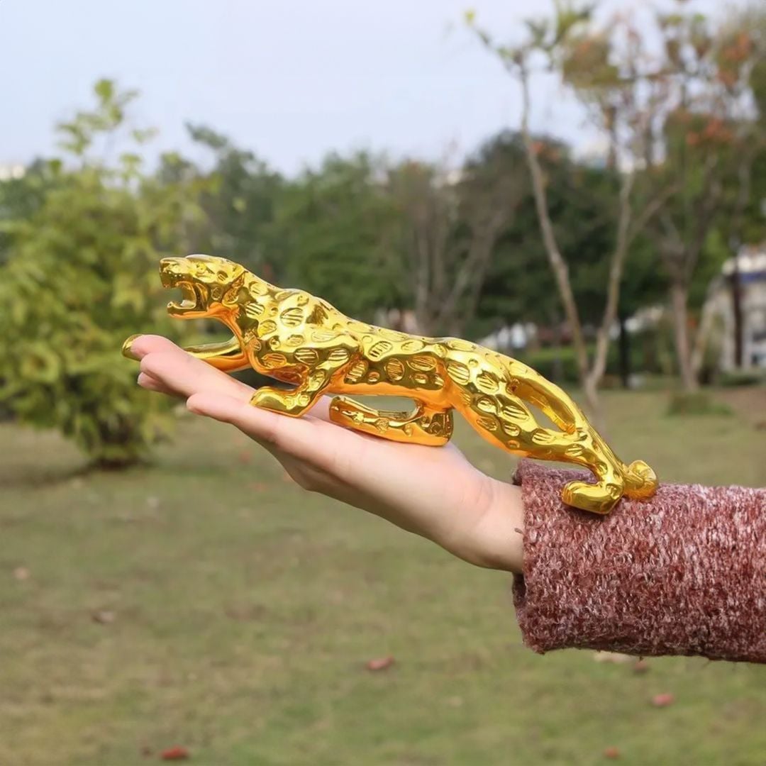 Golden Statue In The Shape Of A Leopard product thumbnail 3