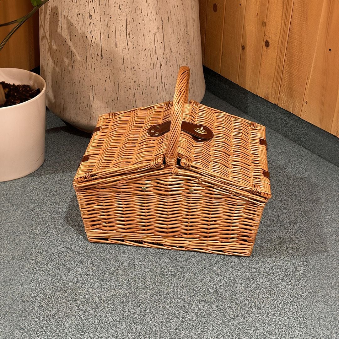 سلة نزهات من الخيزران مع أدوات للمائدة - 2