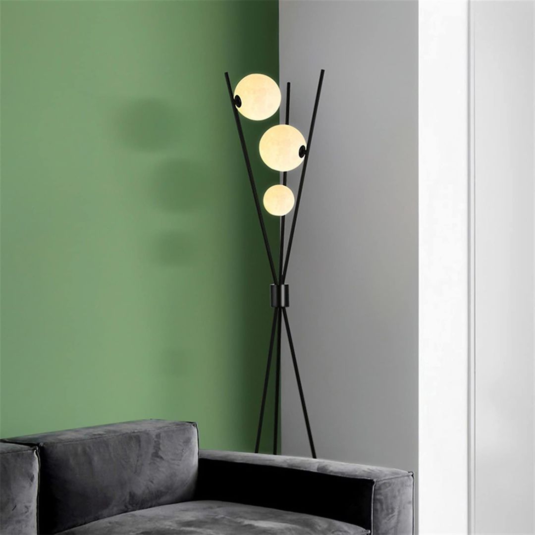 3D Design Tripod Lamp product thumbnail 9
