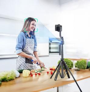 ستاند دوار 360 درجة بتقنية AI - 2