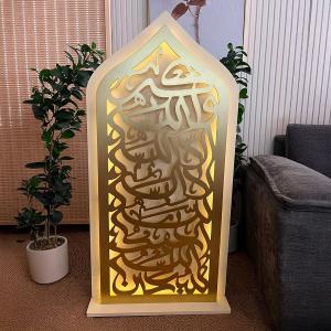 ستاند ديكور رمضاني مضيء بزخارف إسلامية من روح