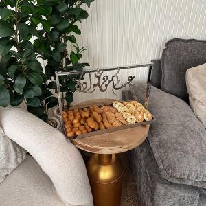 صينية ضيافة فاخرة مع عبارات مزخرفة من روح - 2