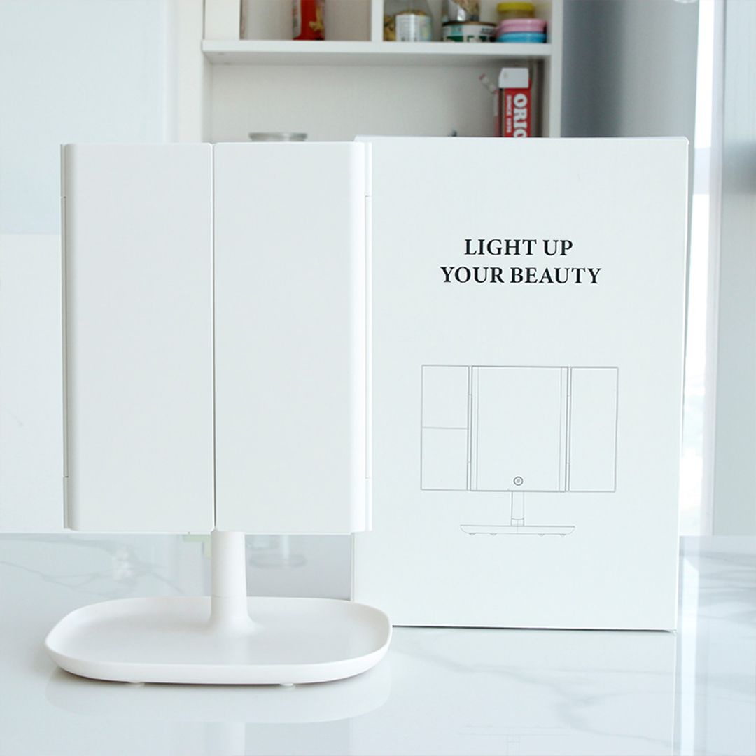 Foldable LED Cosmetic Mirror product thumbnail 12