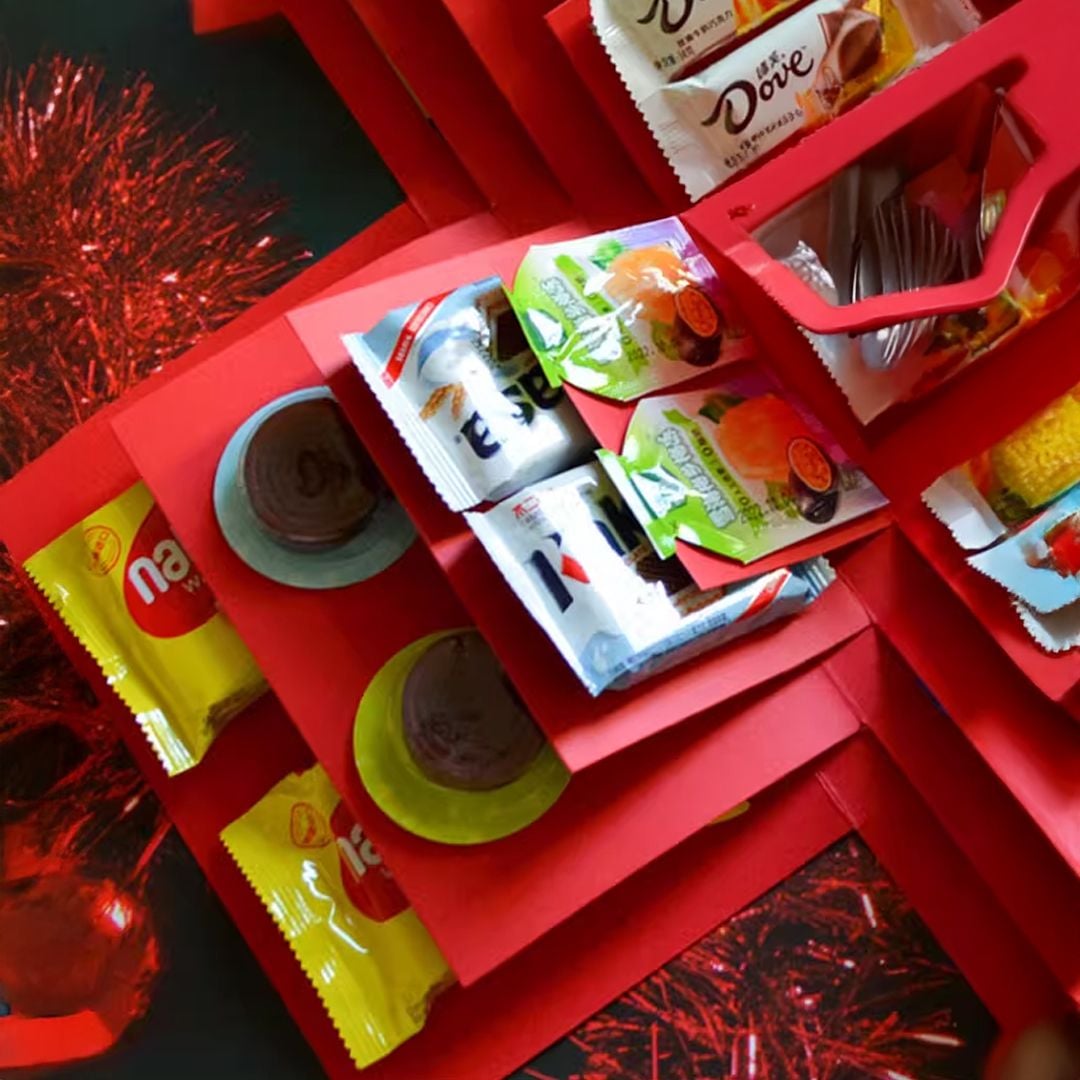 Surprise Gift Box product thumbnail 6
